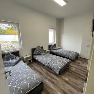 Sam Lu/oppau Apartment