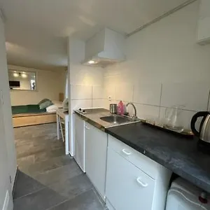 Schoenes Gemuetliches Kleines Studio Apartment