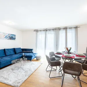 Lit Living: Luxus - Box Spring - Parking - Terrace Apartment